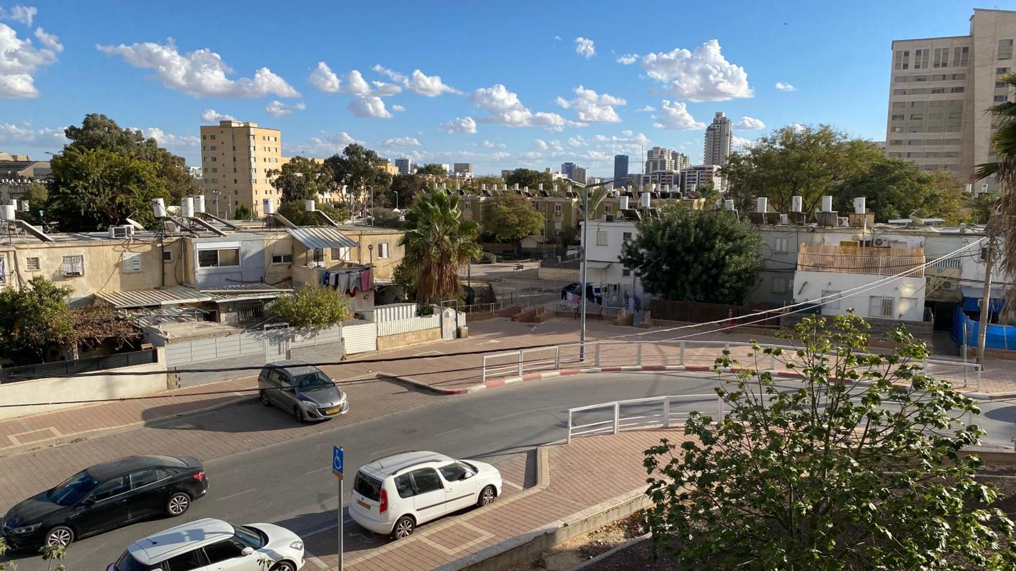 דירה יפיפיה! מיקום מעולה! אוניברסיטת בן גוריון, סורוקה, שוק, פארק! Appartement Beersheba Buitenkant foto